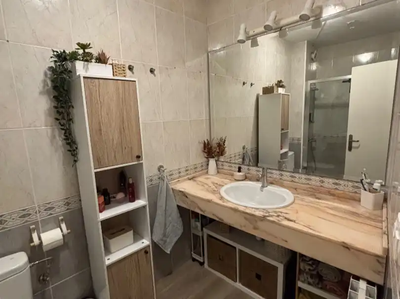 Wohnung zum Verkauf in Passatge del Conflent, 17, Parets del Vallès Badezimmer von Wohnung zum Verkauf in Parets del Vallès mit Klimaanlage und Balkon