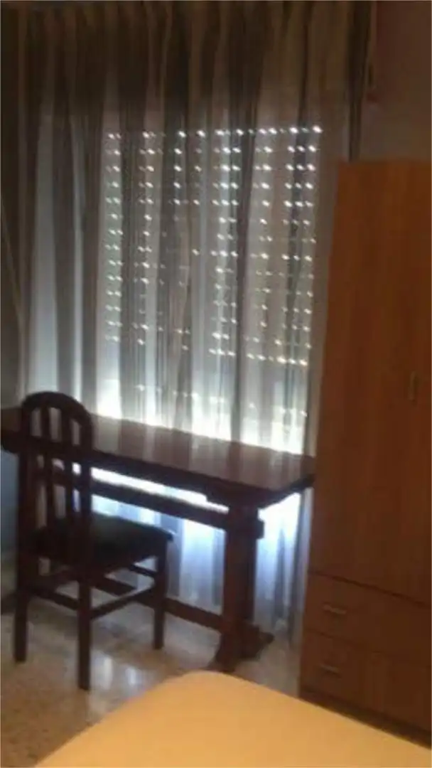 Piso de alquiler en La Orden Comedor de Piso de alquiler en Huelva con Terraza y Amueblado