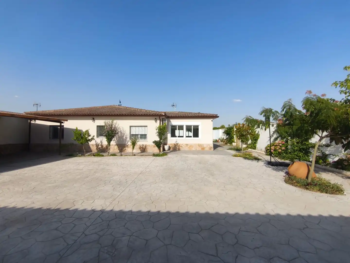 Casa o xalet en venda a Urbanización Palomarejos, 30, Hospital - Nuevo Centro de Talavera de la Reina Vista exterior de Casa o xalet en venda en Talavera de la Reina amb Aire condicionat, Calefacció i Jardí privat