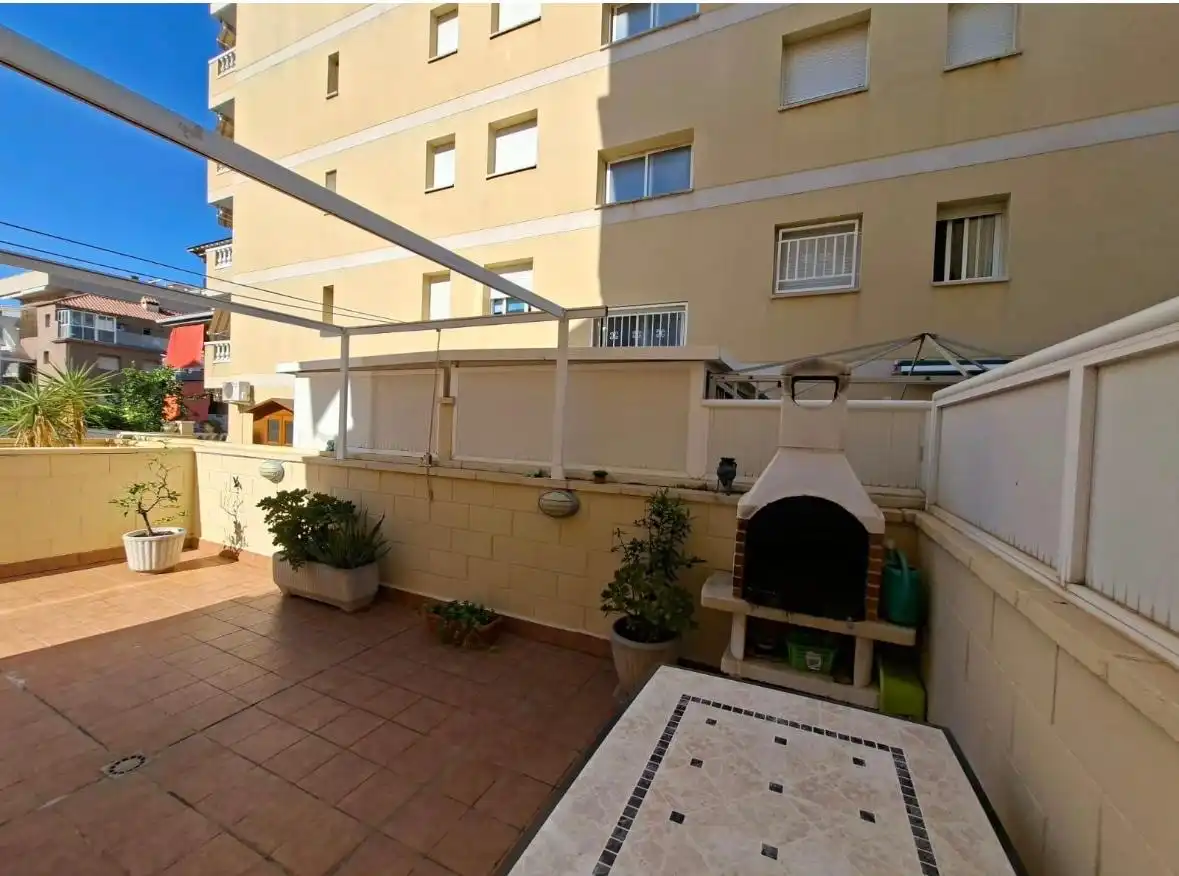 Piso de alquiler en Carrer del Rin, 15, Segur Platja Terraza de Piso de alquiler en Calafell con Aire acondicionado, Calefacción y Jardín privado