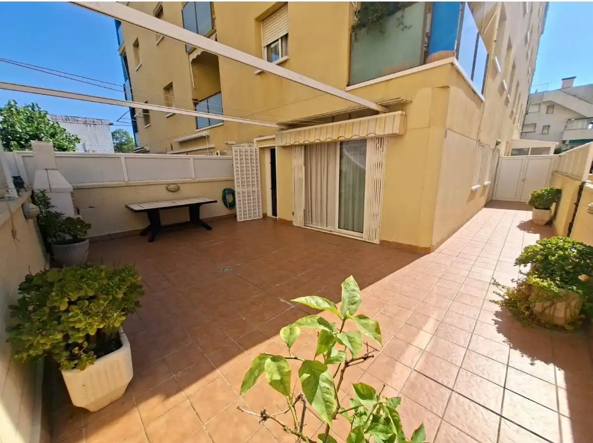 Piso de alquiler en Carrer del Rin, 15, Segur Platja Terraza de Piso de alquiler en Calafell con Aire acondicionado, Calefacción y Jardín privado