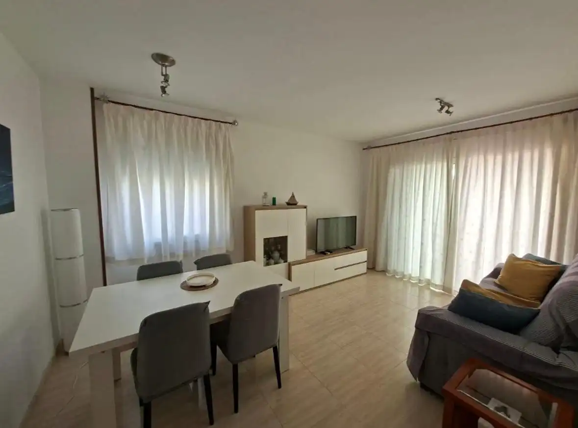 Piso de alquiler en Carrer del Rin, 15, Segur Platja Sala de estar de Piso de alquiler en Calafell con Aire acondicionado, Calefacción y Jardín privado