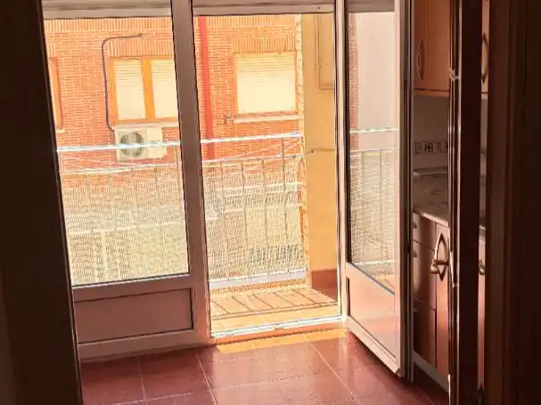 Flat for rent in Calle de Covadonga, 15, Vírgenes Balcony of Flat for rent in Leganés with Air Conditioner, Heating and Parquet flooring