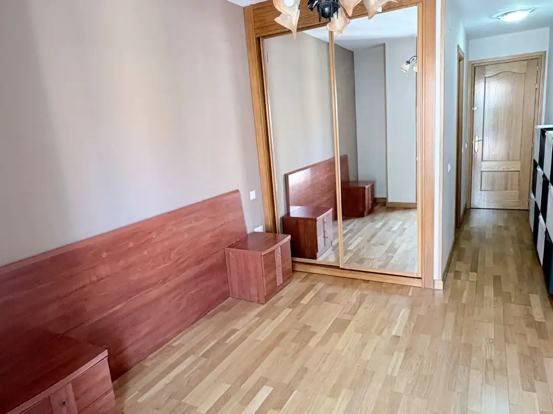 Flat for rent in Calle de Covadonga, 15, Vírgenes Bedroom of Flat for rent in Leganés with Air Conditioner, Heating and Parquet flooring