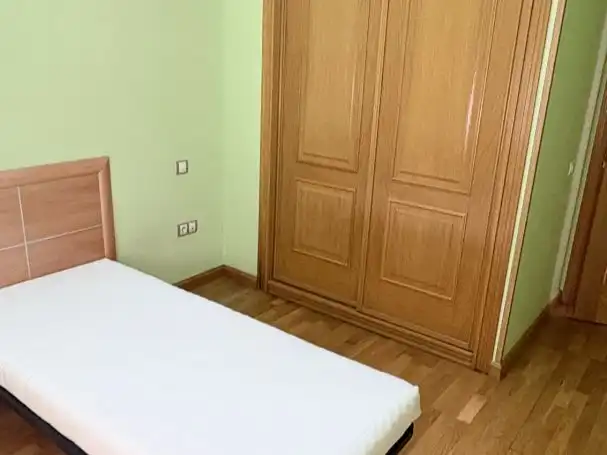 Flat for rent in Calle de Covadonga, 15, Vírgenes Bedroom of Flat for rent in Leganés with Air Conditioner, Heating and Parquet flooring