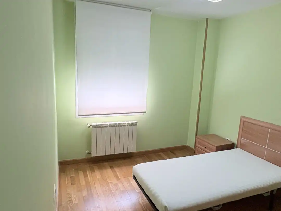 Flat for rent in Calle de Covadonga, 15, Vírgenes Bedroom of Flat for rent in Leganés with Air Conditioner, Heating and Parquet flooring