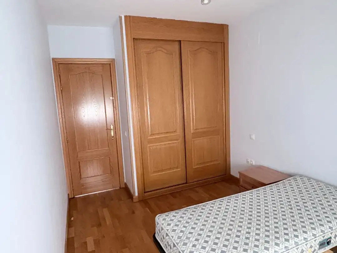 Flat for rent in Calle de Covadonga, 15, Vírgenes Bedroom of Flat for rent in Leganés with Air Conditioner, Heating and Parquet flooring