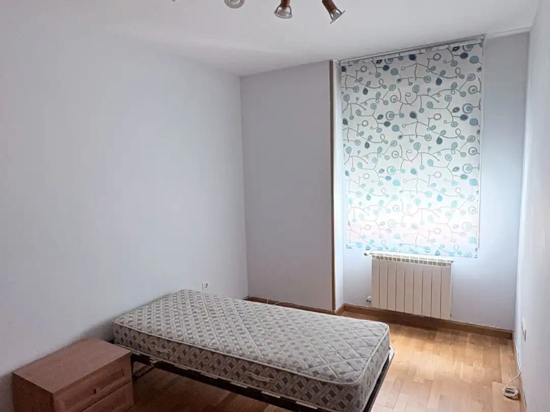 Flat for rent in Calle de Covadonga, 15, Vírgenes Bedroom of Flat for rent in Leganés with Air Conditioner, Heating and Parquet flooring