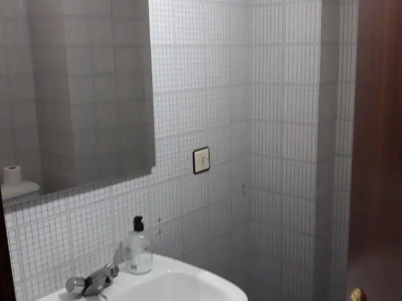 Wohnung zur Miete in Paseo de la Estación, 58, Avda de Madrid - Pº de la Estación Badezimmer von Wohnung zur Miete in Jaén mit Klimaanlage, Möbliert und Balkon