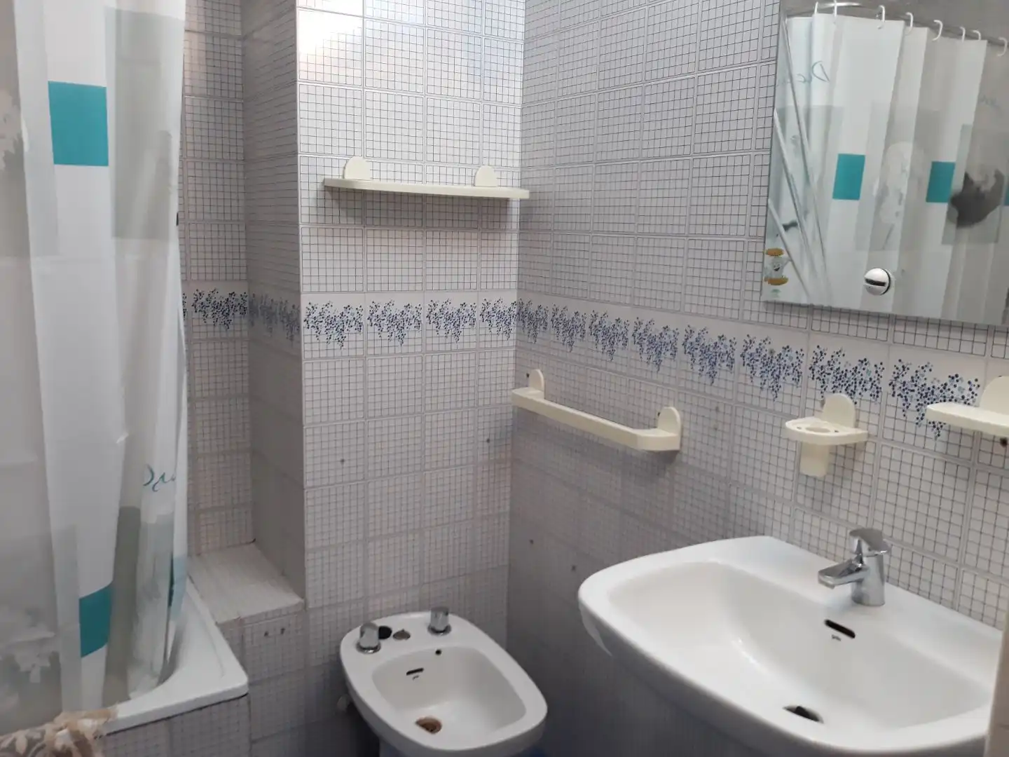 Wohnung zur Miete in Paseo de la Estación, 58, Avda de Madrid - Pº de la Estación Badezimmer von Wohnung zur Miete in Jaén mit Klimaanlage, Möbliert und Balkon