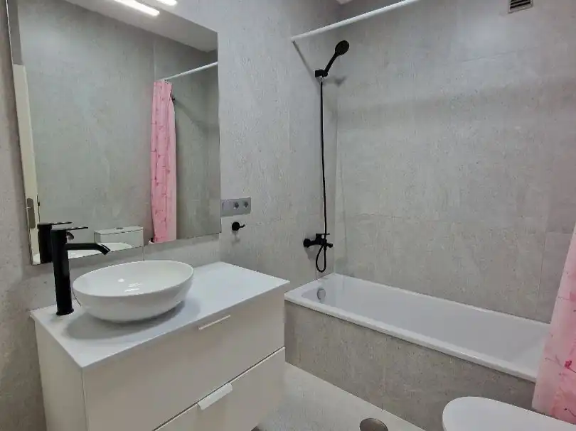 Piso en venta en Calle José Reyes Martín, 5, El Médano Baño de Piso en venta en Granadilla de Abona
