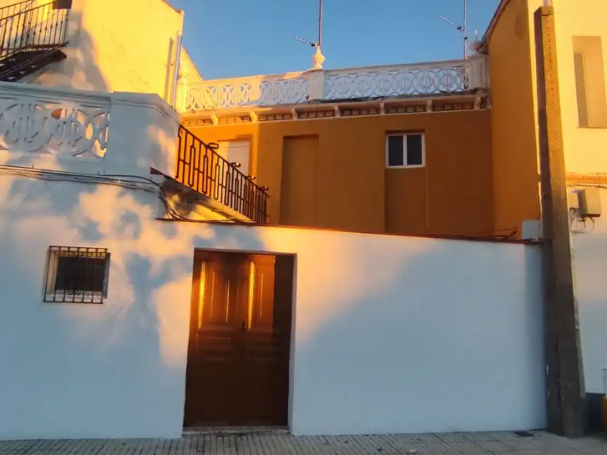 Piso en venta en Avenida Portugal, 29, Higuera la Real Vista exterior de Piso en venta en Higuera la Real con Terraza, Trastero y Balcón