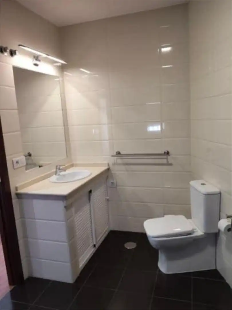 Flat for rent in Villanueva del Ariscal Bathroom of Flat for rent in Villanueva del Ariscal with Heating and Storage room