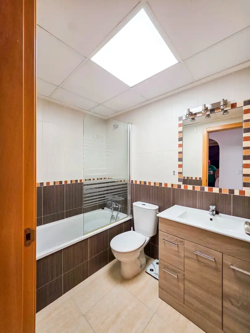 Wohnung zur Miete in Calle Santa Marta, 25, Santiago de la Ribera Badezimmer von Wohnung zur Miete in San Javier mit Klimaanlage, Heizung und Privatgarten