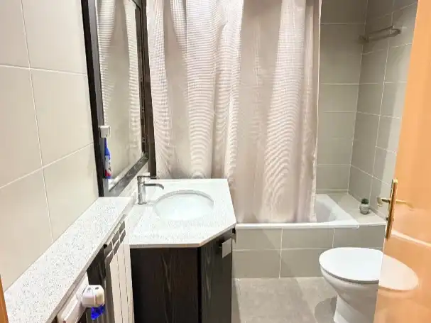 Bathroom of Flat for sale in Tarazona  with Air Conditioner, Heating and Parquet flooring