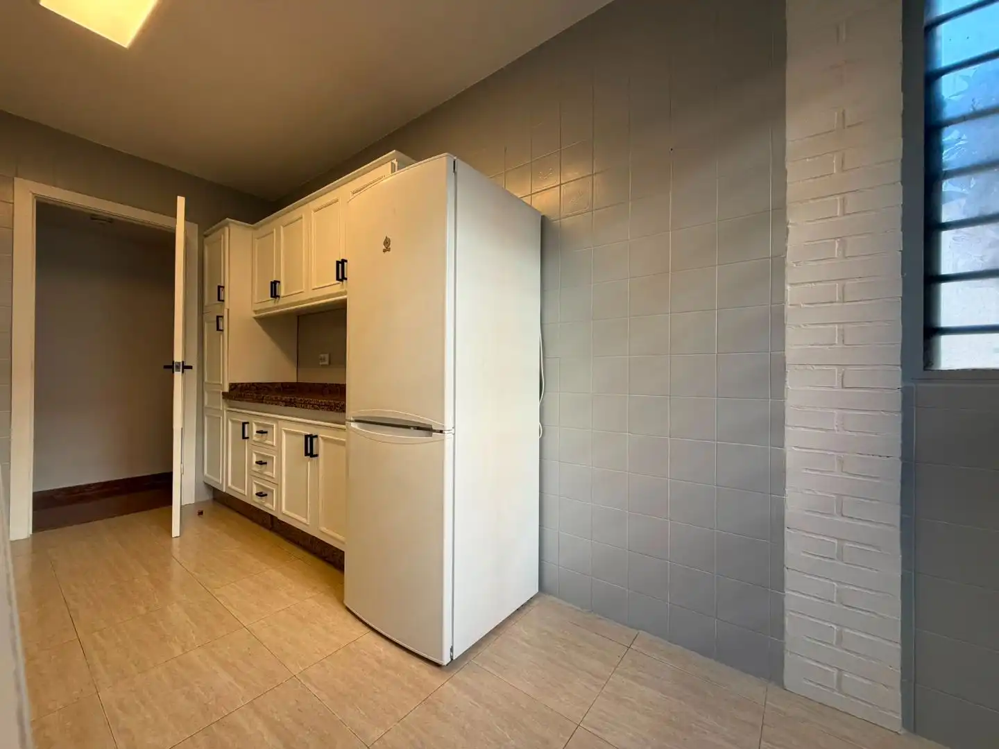 Flat for rent in Calle el Algarrobo, 7, Santa Rosa - Valdeolleros Kitchen of Flat for rent in Córdoba with Air Conditioner, Heating and Private garden