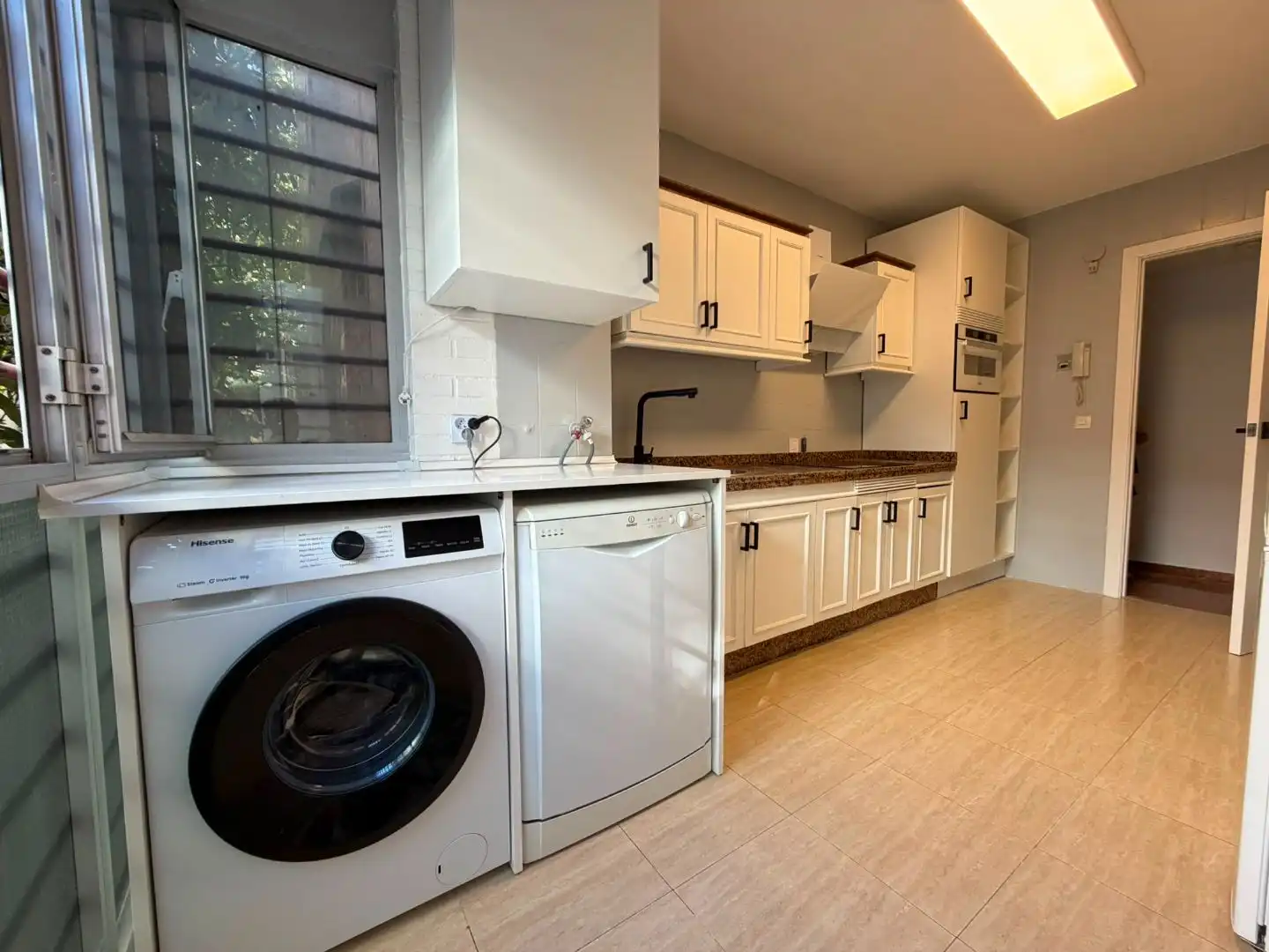 Flat for rent in Calle el Algarrobo, 7, Santa Rosa - Valdeolleros Kitchen of Flat for rent in Córdoba with Air Conditioner, Heating and Private garden