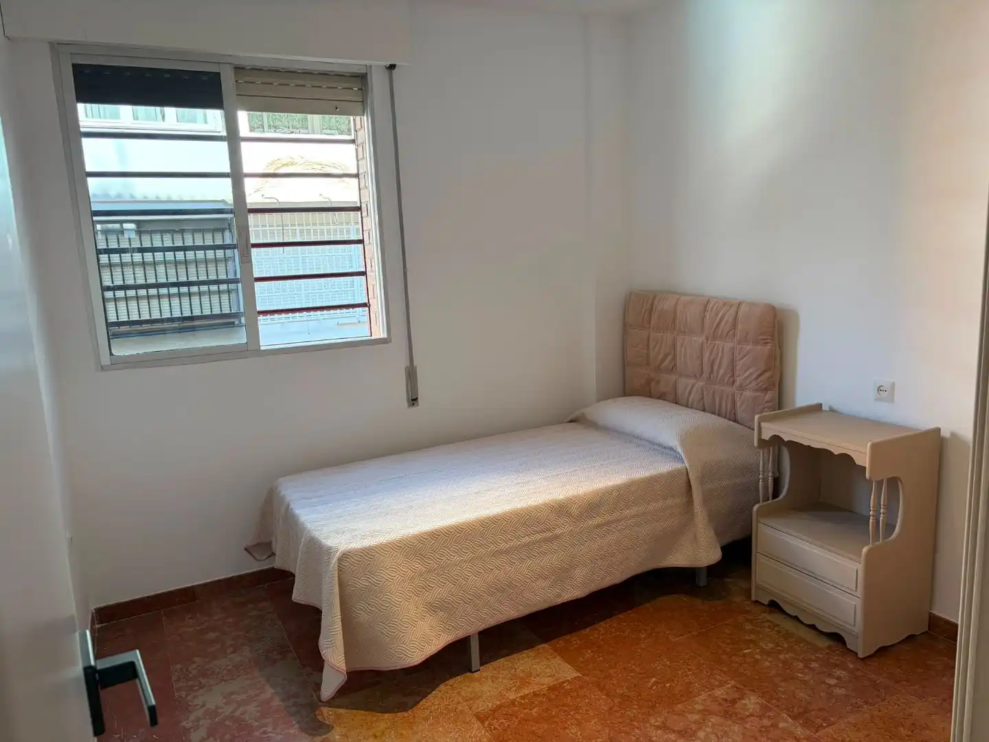 Flat for rent in Calle el Algarrobo, 7, Santa Rosa - Valdeolleros Bedroom of Flat for rent in Córdoba with Air Conditioner, Heating and Private garden