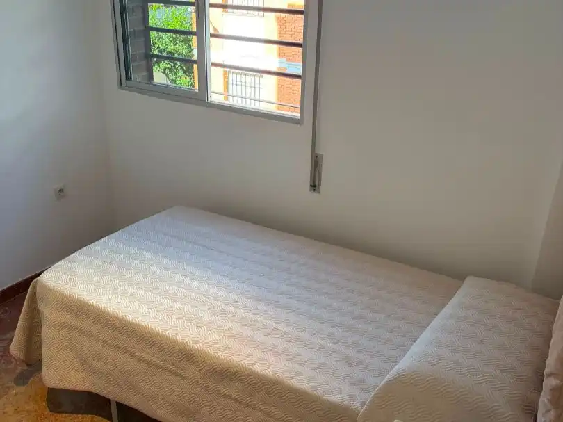 Flat for rent in Calle el Algarrobo, 7, Santa Rosa - Valdeolleros Bedroom of Flat for rent in Córdoba with Air Conditioner, Heating and Private garden