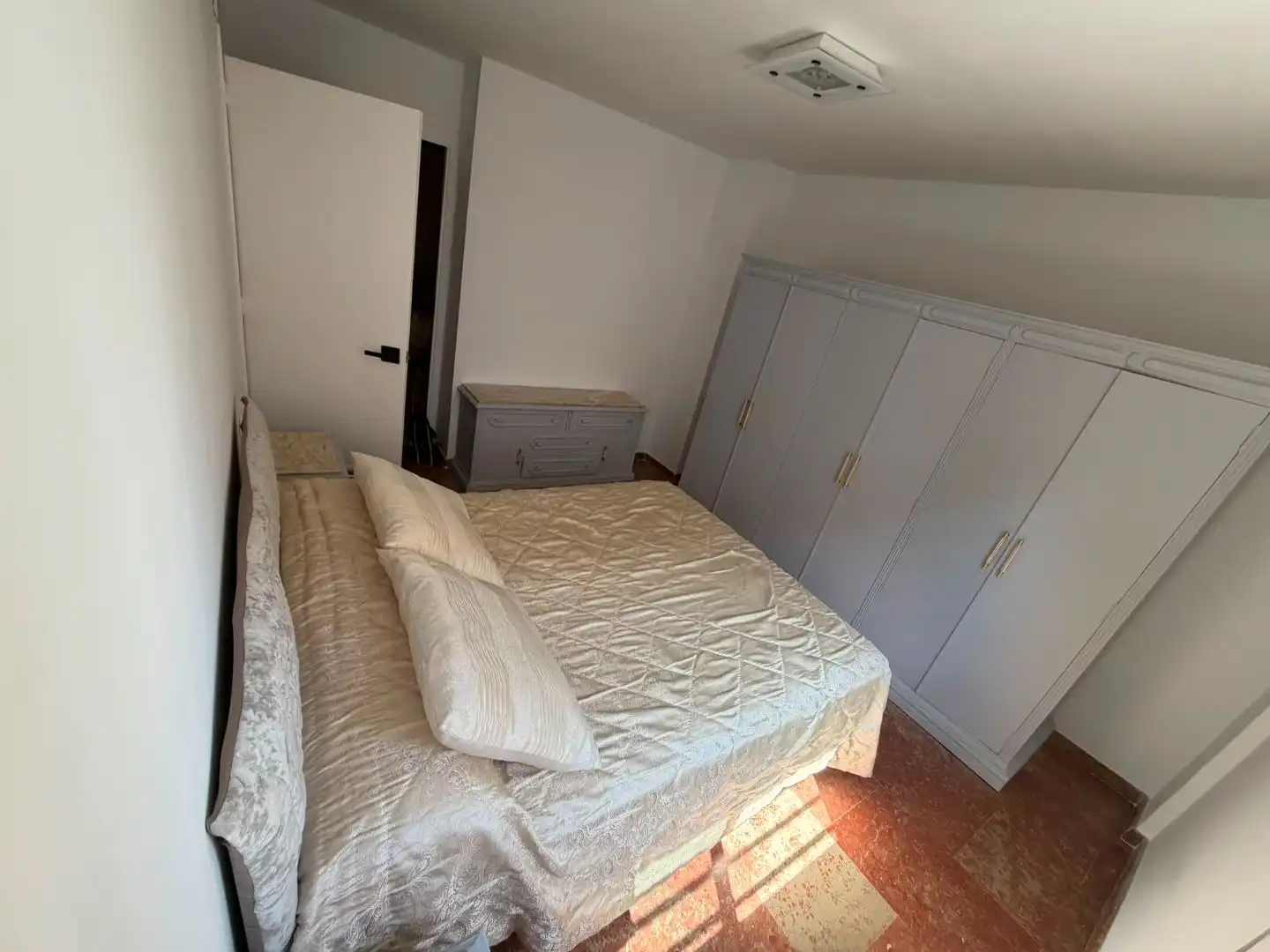 Flat for rent in Calle el Algarrobo, 7, Santa Rosa - Valdeolleros Bedroom of Flat for rent in Córdoba with Air Conditioner, Heating and Private garden