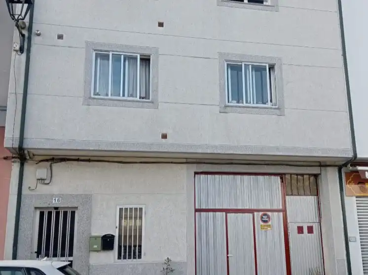 Einfamilien-Reihenhaus zum Verkauf in Rúa do Cruceiro, 16, Palas de Rei Außenansicht von Einfamilien-Reihenhaus zum Verkauf in Palas de Rei mit Heizung, Parkett und Terrasse