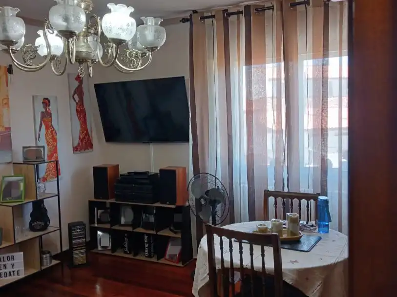 Einfamilien-Reihenhaus zum Verkauf in Rúa do Cruceiro, 16, Palas de Rei Wohnzimmer von Einfamilien-Reihenhaus zum Verkauf in Palas de Rei mit Heizung, Parkett und Terrasse