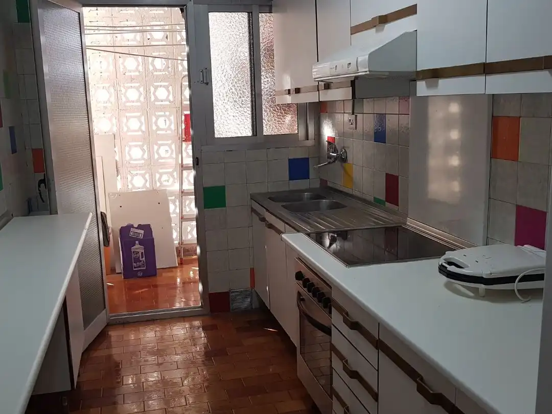 Piso de alquiler en Avenida Pablo Picasso, 28, Cervantes Cocina de Piso de alquiler en Granada con Aire acondicionado, Calefacción y Terraza