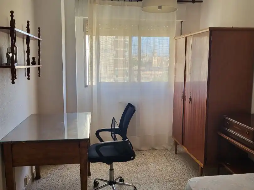 Piso de alquiler en Avenida Pablo Picasso, 28, Cervantes Piso de alquiler en Granada con Aire acondicionado, Calefacción y Terraza