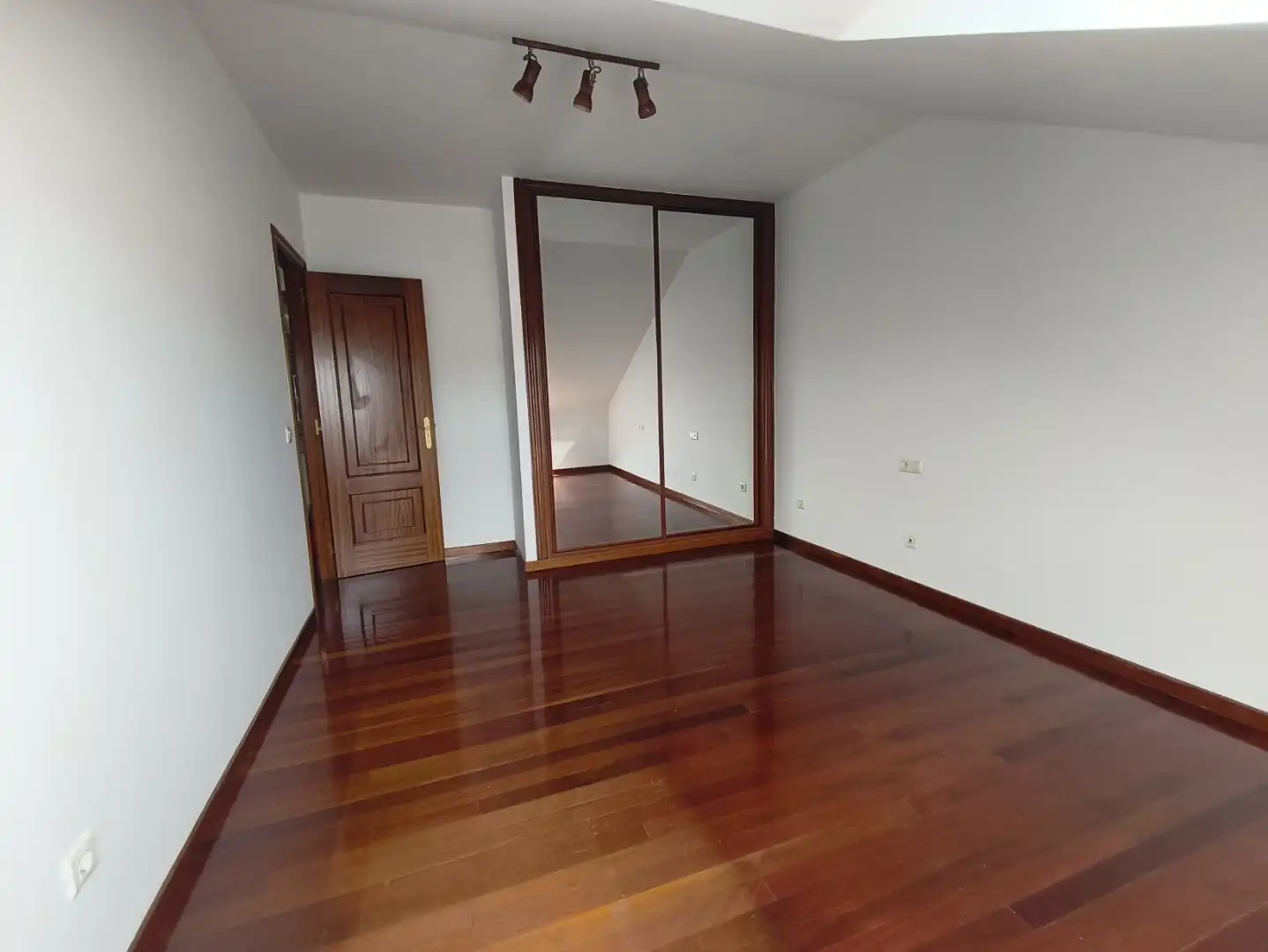 Habitación de Dúplex en venta en Ames