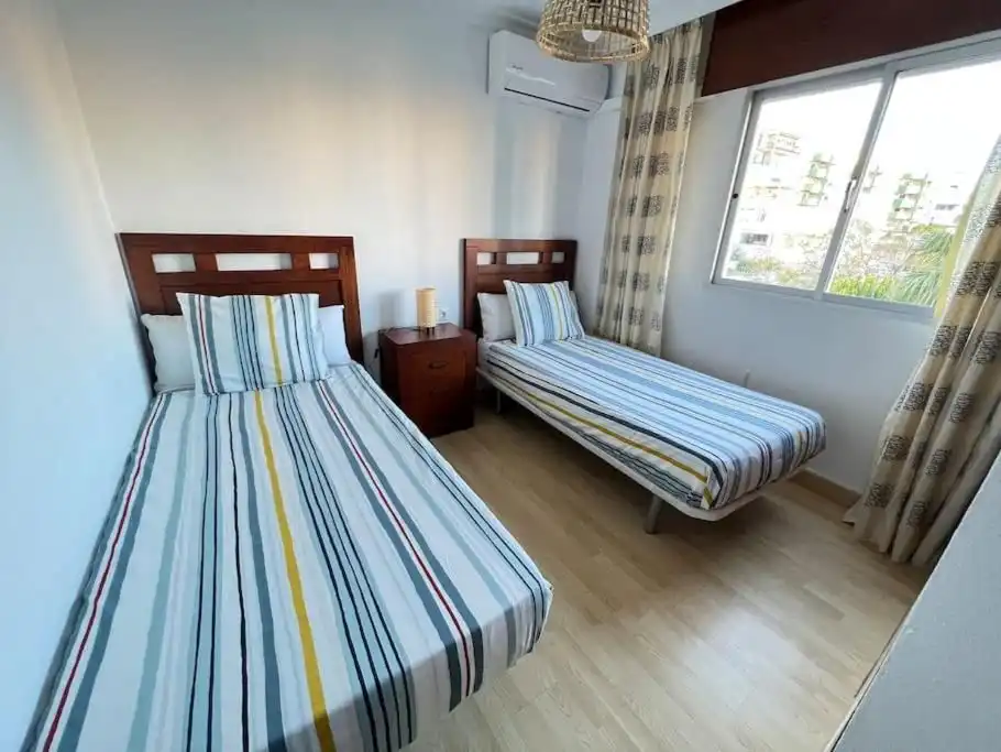 Bedroom of Flat for rent in Torremolinos  with Air Conditioner, Private garden and Parquet flooring