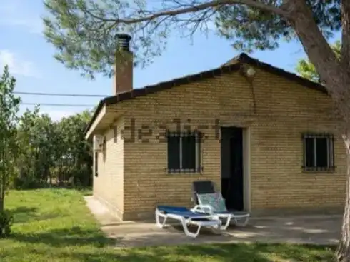 Piso en venta en Calle Almenara de San Juan -1, 51, Garrapinillos Jardín de Piso en venta en Zaragoza con Aire acondicionado, Calefacción y Jardín privado