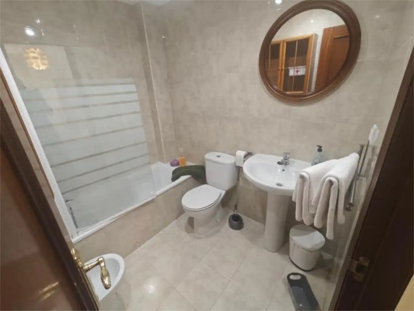 Piso de alquiler en Ampuero Baño de Piso de alquiler en Ampuero con Calefacción, Terraza y Amueblado