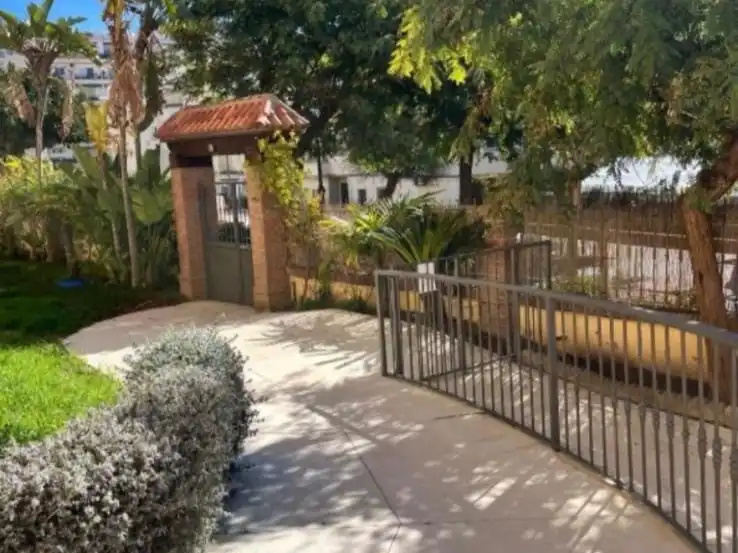 Vista exterior de Piso en venta en Nerja con Terraza, Piscina y Amueblado