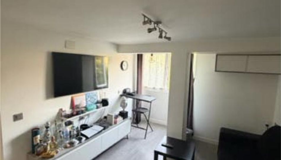 Flat for rent in Pueblo Nuevo, Madrid Capital - image 1 Photo 1 of Flat for rent in Pueblo Nuevo, Madrid Capital