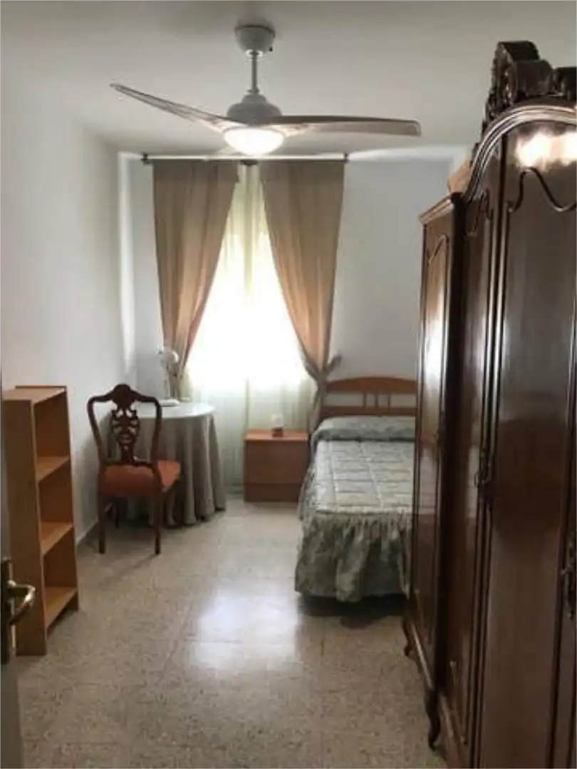 Flat for rent in Zona Centro Bedroom of Flat for rent in Córdoba with Furnished