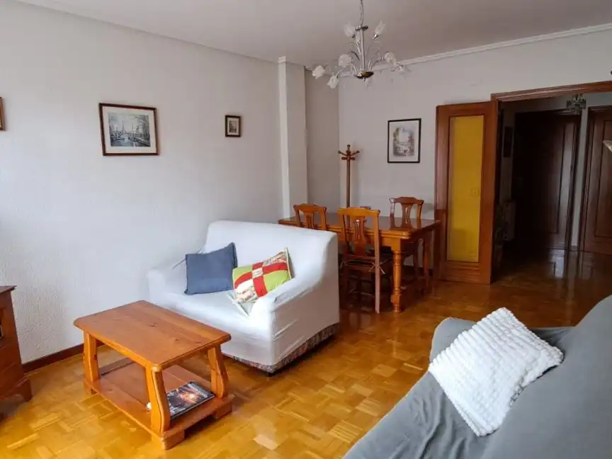 Wohnzimmer von Wohnung zum Verkauf in Ezcaray mit Parkett, Abstellraum und Möbliert