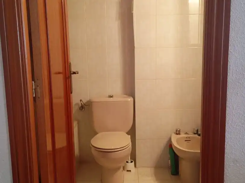 Badezimmer von Wohnung zum Verkauf in Ezcaray mit Parkett, Abstellraum und Möbliert