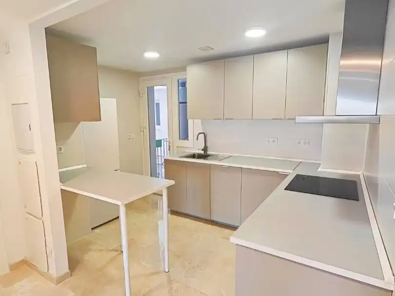 Kitchen of Flat for rent in Sevilla  with Air Conditioner, Heating and Parquet flooring