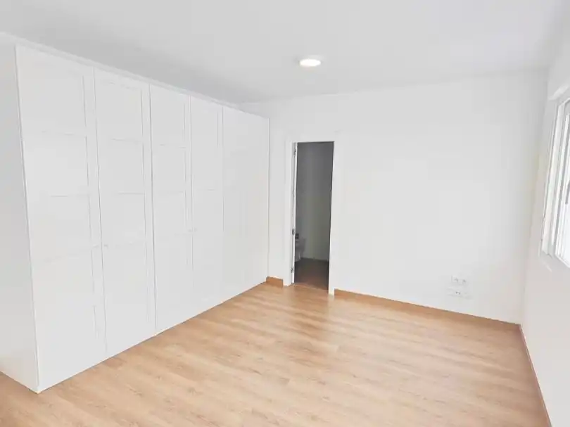 Bedroom of Flat for rent in Sevilla  with Air Conditioner, Heating and Parquet flooring