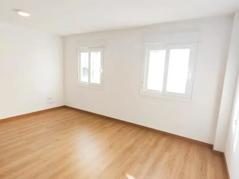 Bedroom of Flat for rent in Sevilla  with Air Conditioner, Heating and Parquet flooring