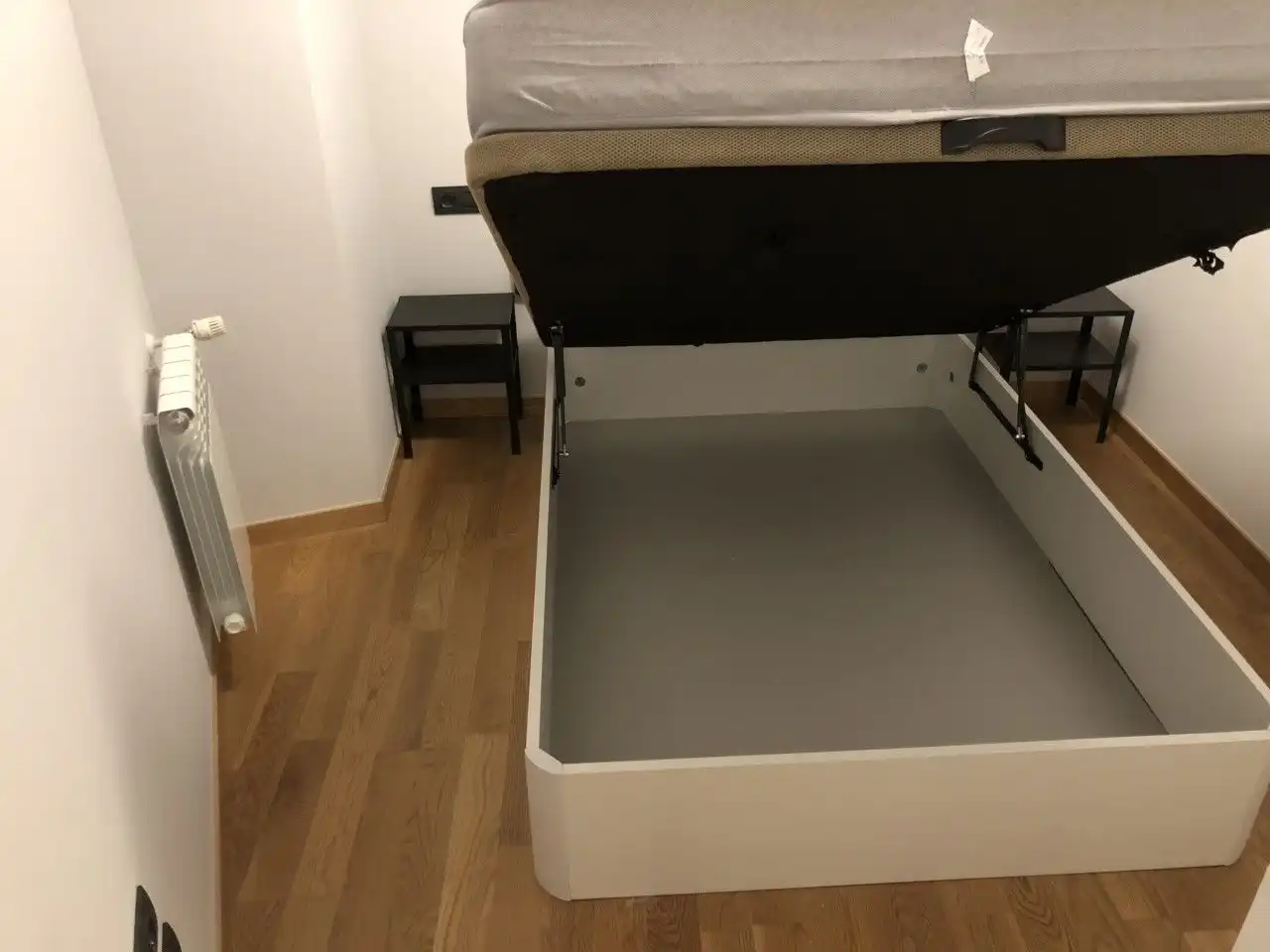 Apartament en venda a Rúa Colombia, 10, Casablanca - Calvario Dormitori de Apartament en venda en Vigo amb Calefacció, Moblat i Videoporter