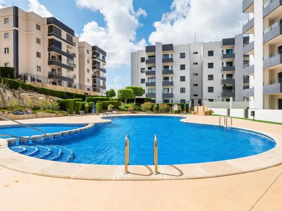 Piscina de Pis en venda en San Miguel de Salinas amb Aire condicionat, Calefacció i Terrassa