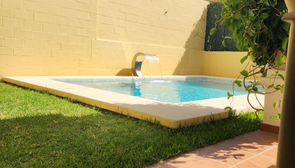 Casa o chalet en venta en Calle Rafael Farina, 17, Pinos de Alhaurín, Alhaurín de la Torre - imagen 1 Foto 1 de Casa o chalet en venta en Calle Rafael Farina, 17, Pinos de Alhaurín, Alhaurín de la Torre
