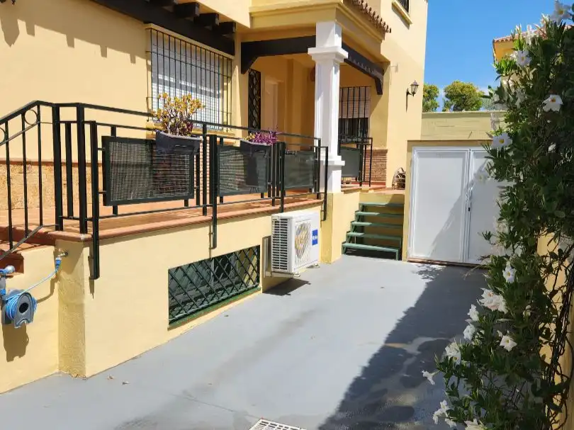 Casa o chalet en venta en Calle Rafael Farina, 17, Pinos de Alhaurín