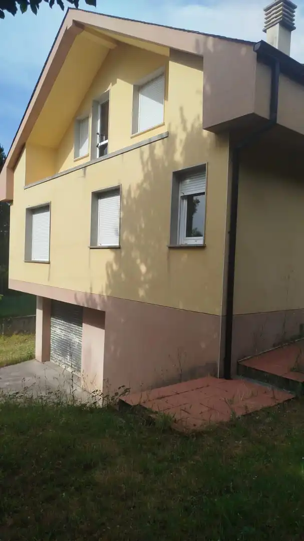 Casa o xalet en venda a Lugar Orbazai, 3, Parroquias del Oeste Vista exterior de Casa o xalet en venda en Lugo amb Calefacció, Jardí privat i Terrassa