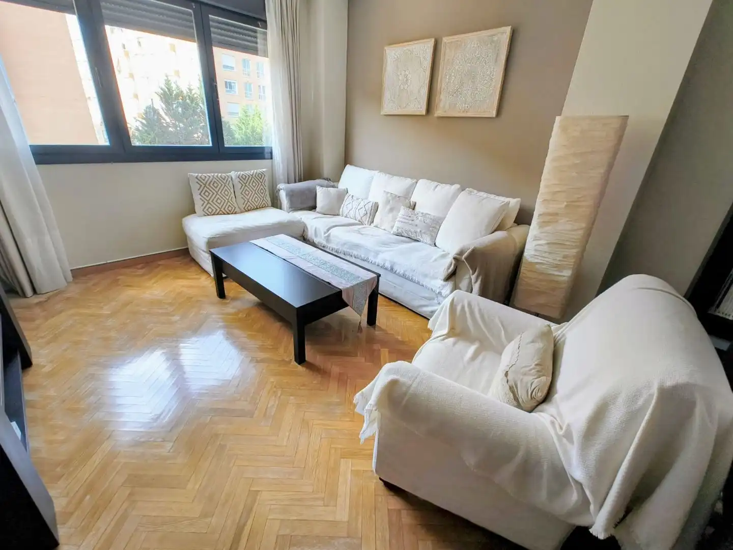 Pis en venda a Calle de Miguel Ángel Asturias, 1, Sanchinarro Sala d'estar de Pis en venda en Madrid amb Aire condicionat, Calefacció i Parquet