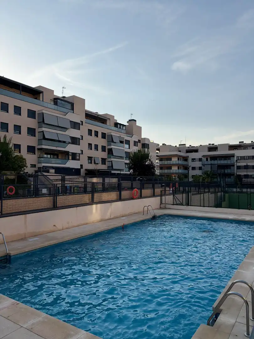 Swimming pool of Flat for sale in Valdemoro  with Air Conditioner, Heating and Private garden