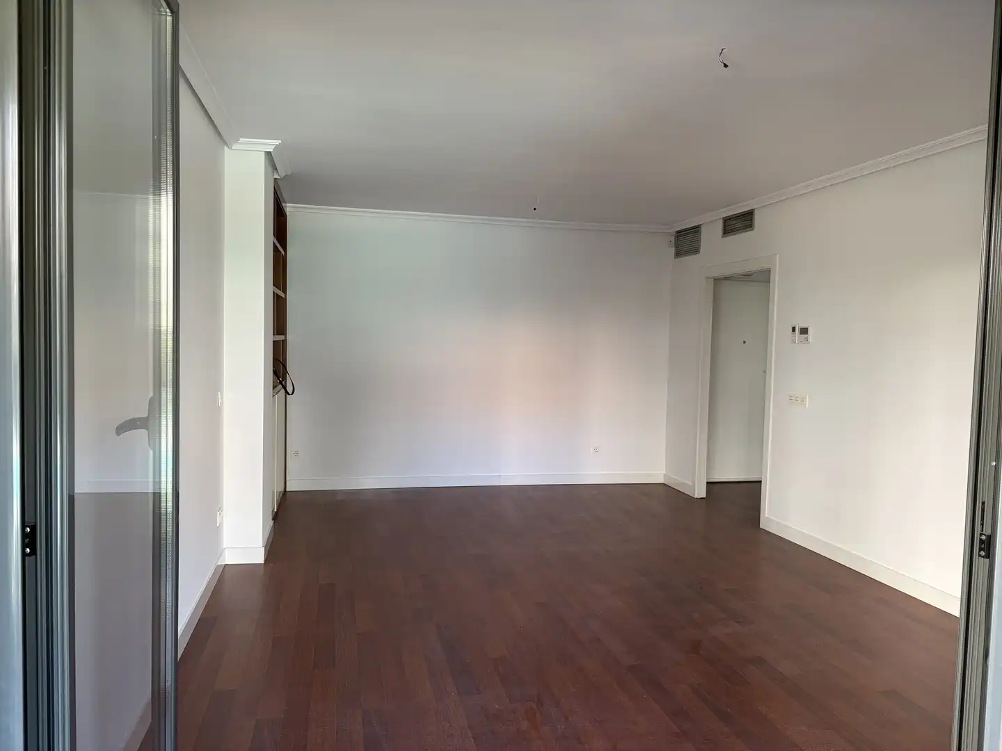 Pis de lloguer a Calle de Cirauqui, 6, Las Tablas Sala d'estar de Pis de lloguer en Madrid amb Aire condicionat, Calefacció i Jardí privat