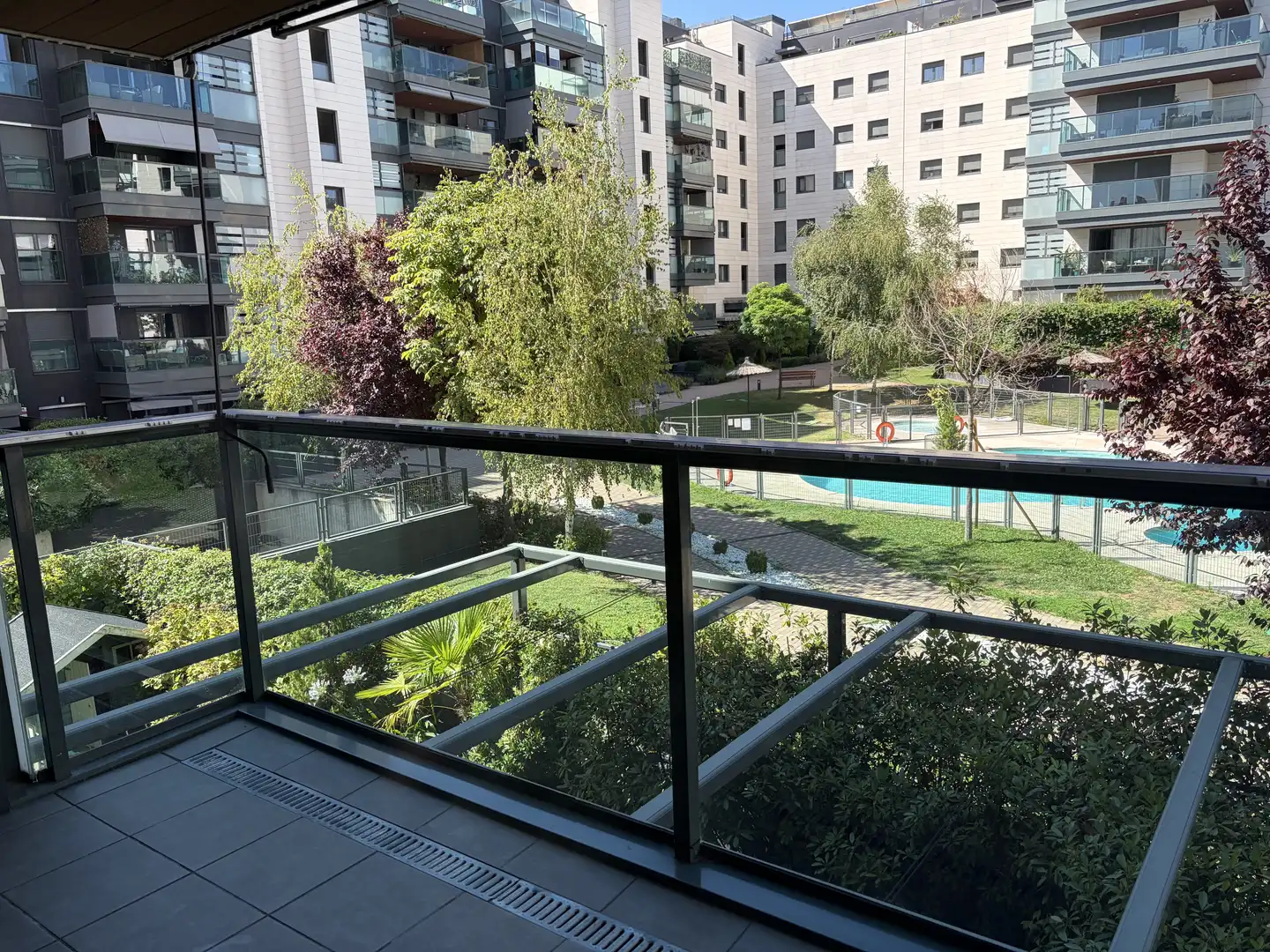Pis de lloguer a Calle de Cirauqui, 6, Las Tablas Terrassa de Pis de lloguer en Madrid amb Aire condicionat, Calefacció i Jardí privat
