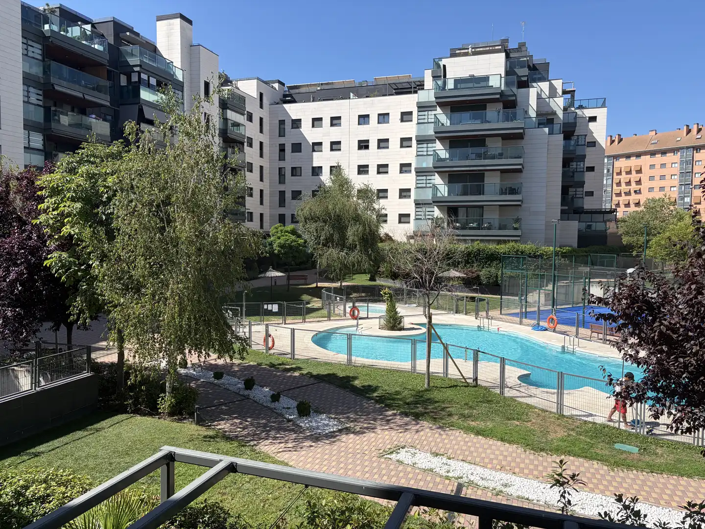 Pis de lloguer a Calle de Cirauqui, 6, Las Tablas Piscina de Pis de lloguer en Madrid amb Aire condicionat, Calefacció i Jardí privat